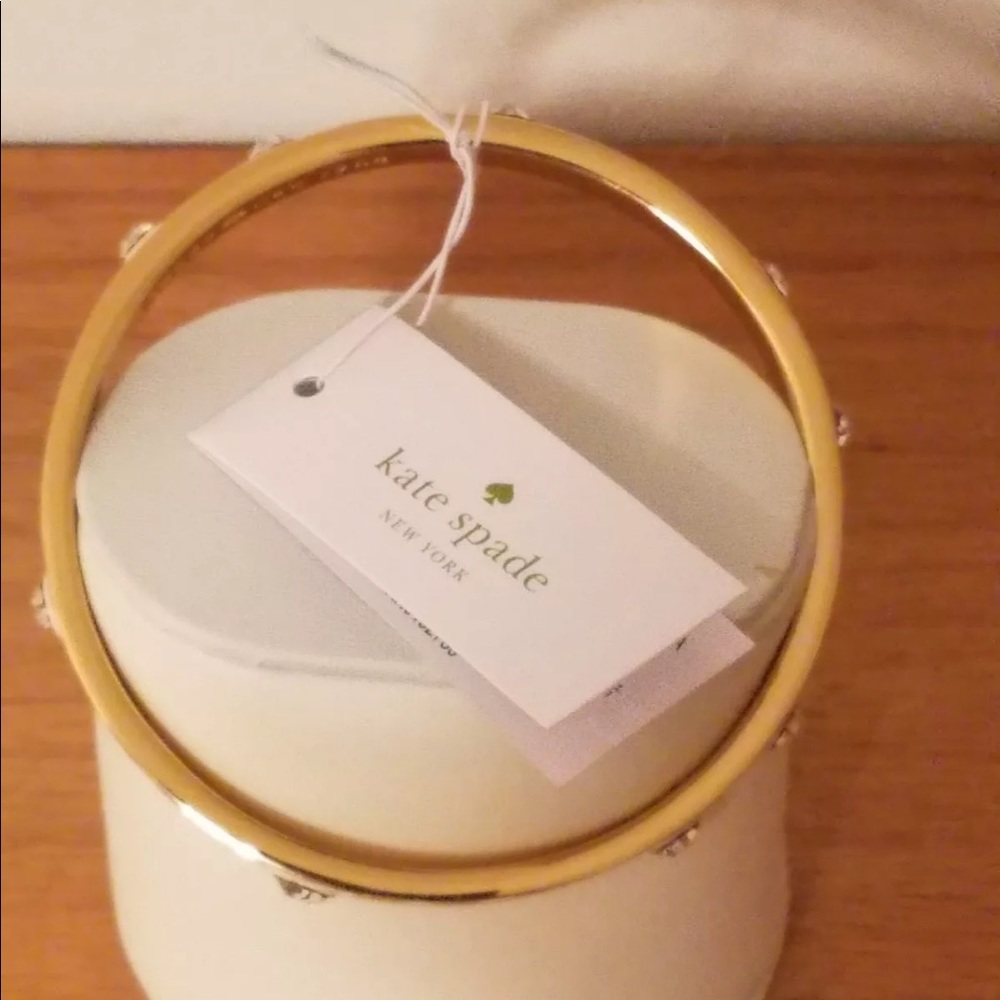 Kate Spade Spot the Spade Gold Bangle Bracelet - Picture 4 of 7